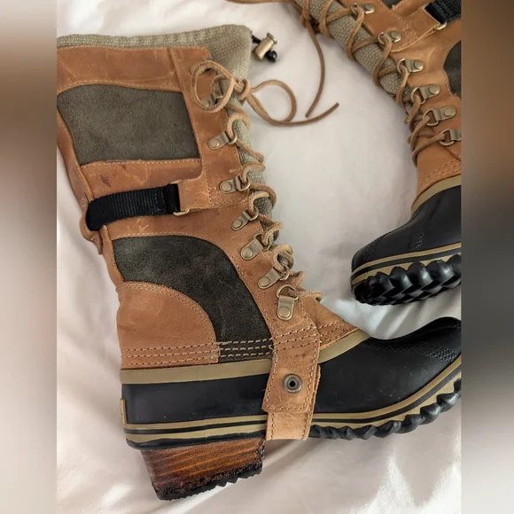 Sorel Conquest Carly Two-Tone Lace-Up Waterproof Tall Military Style Duck Boots - Picture 6 of 15